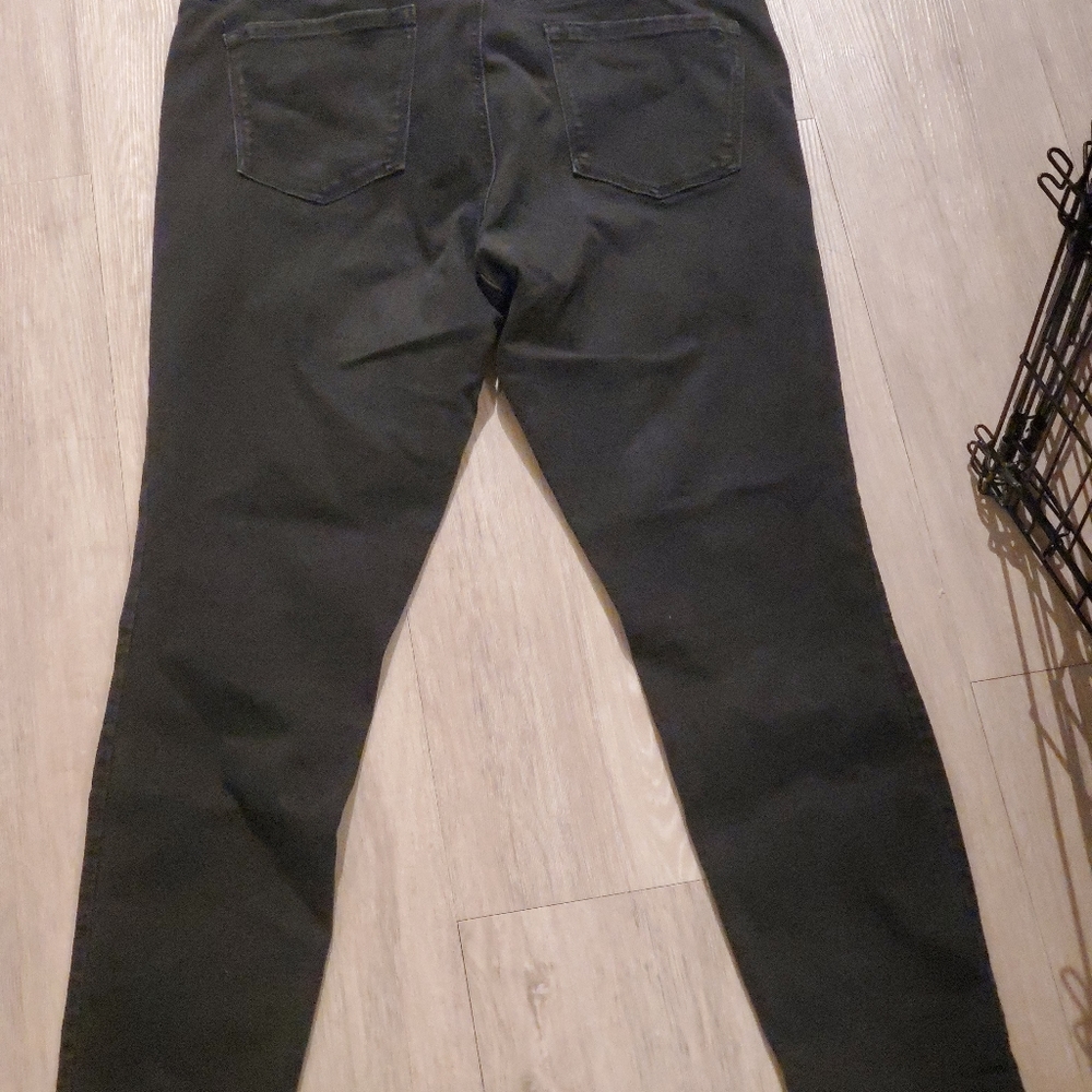 Jessica Simpson Jeans - size 14